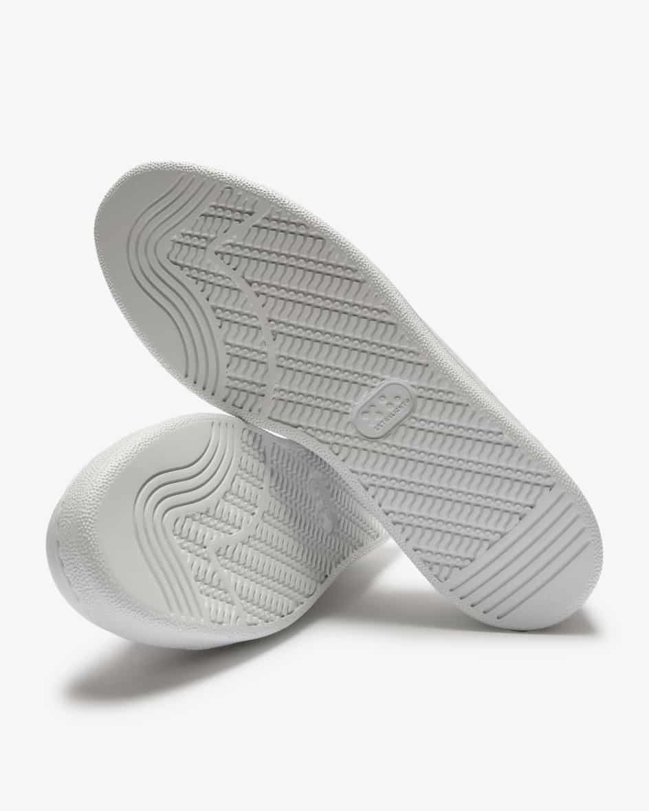 Dirndl + Bua Antikbock Sneaker Blitzangebot
