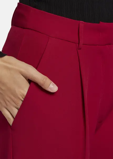 Nicowa Wide Leg Twill Pants - VINIWIA in REDarticle number NC9A24002014E-014 Begrenzt auf 3 Tage