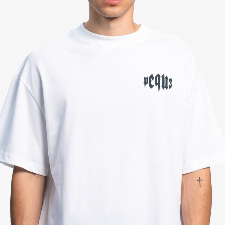 Pequs Mythic Chest Logo T-Shirt Letzte 2 Tage