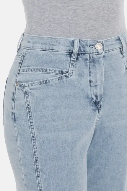 Recover Pants Conny, Relaxed-Fit Jeans mit raffiniertem Saum in bleached Artikelnummer REC-13389-01-4279-148 Angebote