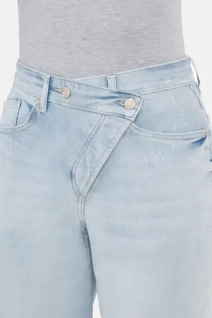 Recover Pants Gianna, Relaxed-Fit Jeans mit raffiniertem Verschluß in bleached Artikelnummer REC-13388-4279-103 Hotsell