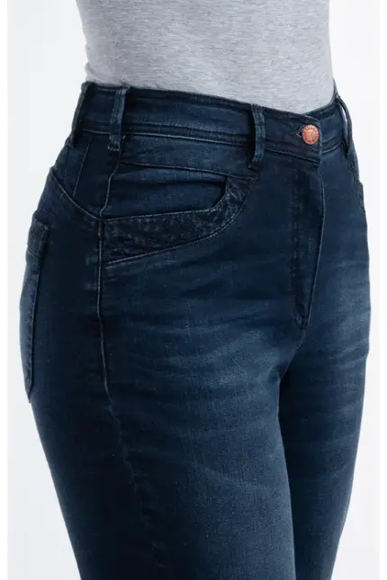 Recover Pants Amira, Relaxed-Fit Jeans in DEEP-BLUE Artikelnummer REC-13324-03-3880-499 Fabrikverkauf