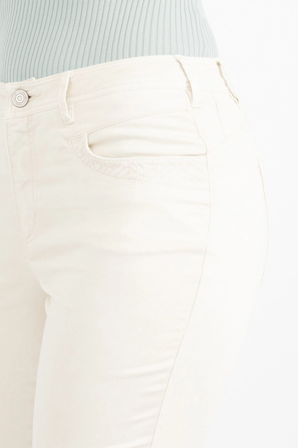 Recover Pants Recover Pants Damen Hose in modischer Färbung in SAND Artikelnummer REC-13324-01-4040-208 Lagerräumung