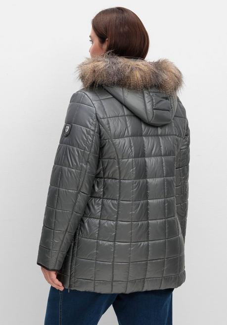 sheego Leicht glänzende Steppjacke mit Kunstfell-Kapuze - grau sheego Günstig kaufen
