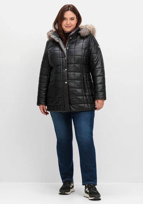 sheego Leicht glänzende Steppjacke mit Kunstfell-Kapuze - schwarz sheego Großer Ausverkauf