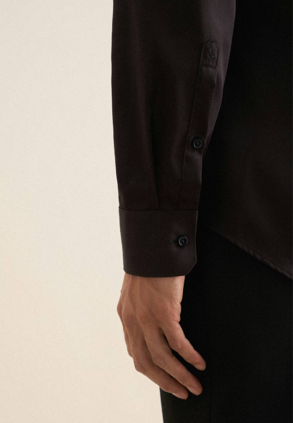 Studio Seidensticker Bügelleichtes Satin Business Hemd in Slim mit Kentkragen Tägliche Deals