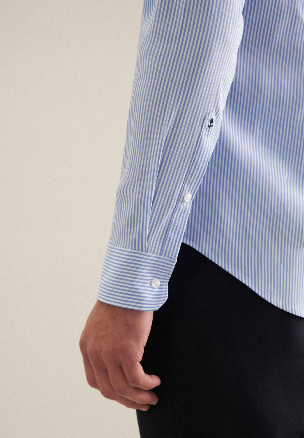Studio Seidensticker Twill Performance-Hemd in Slim mit Kentkragen im Angebot